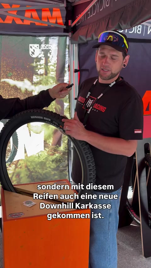Neues vom BIKE-Festival in Saalfelden-Leogang. Lukas von Maxxis erklärt den neuen Minion DHX
