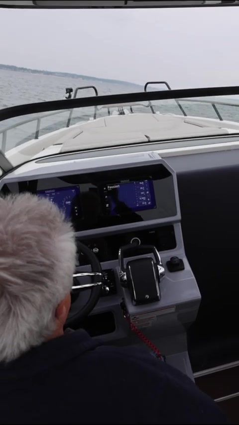 Schicke US-Sportlerin Navan S30 #powerboat #boote