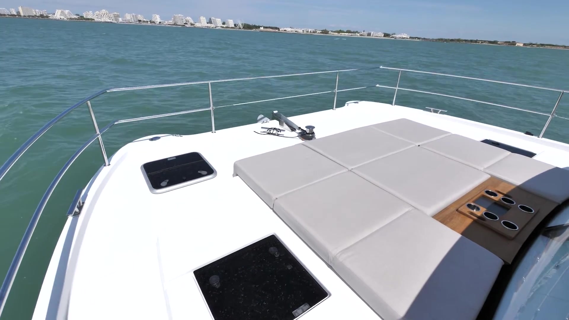 BOOTE TV -  Fountaine Pajot - Doppelrumpf Coupe