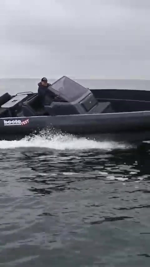 Iron 827 - Ein Offshore-Boot zum Tempomachen und Spaßhaben.