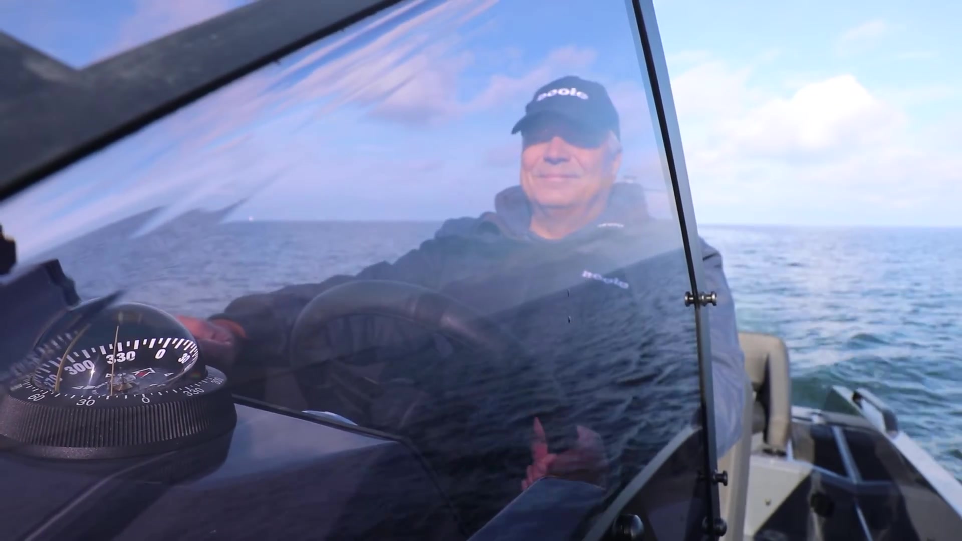 BOOTE TV - IRON 827 - Ein Offshore-Boot zum Tempomachen
