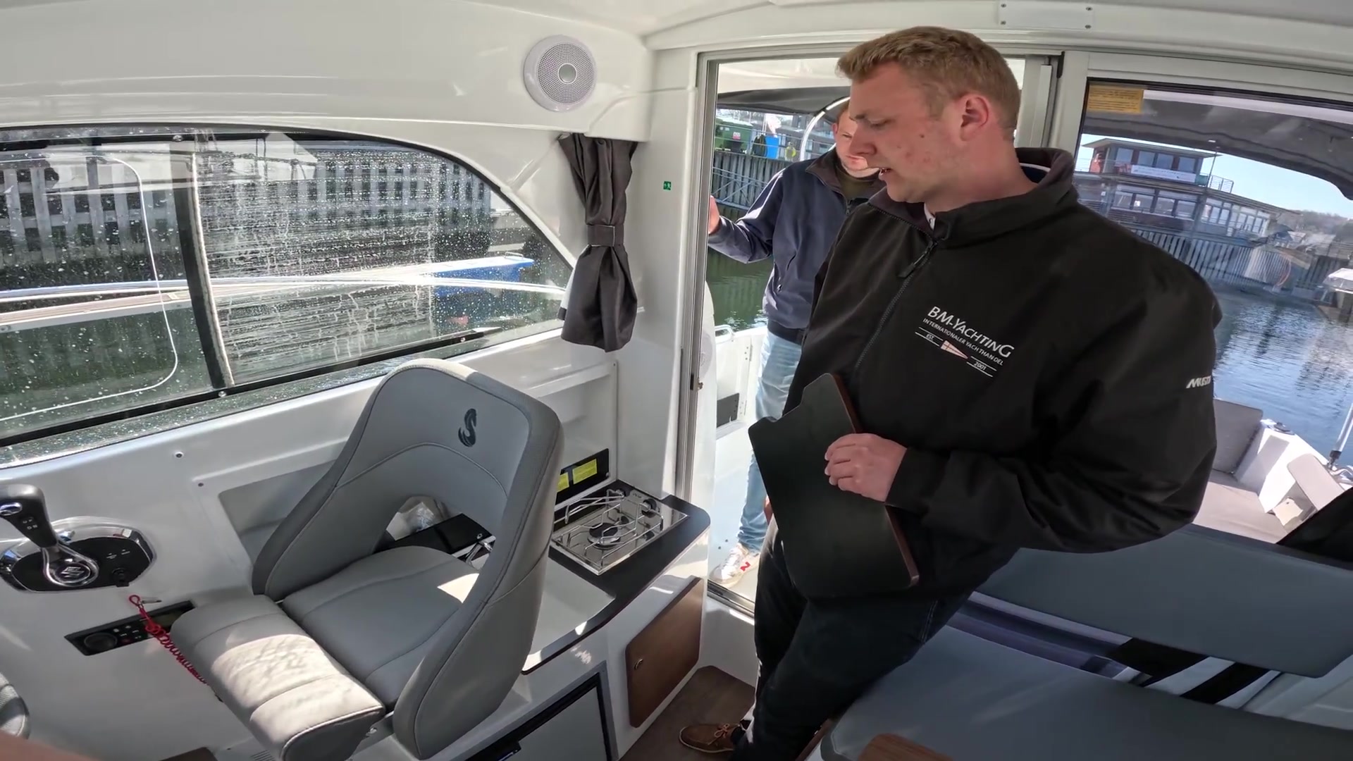 Boote TV - ANTARES 7 OB V2 - Weekender von Beneteau