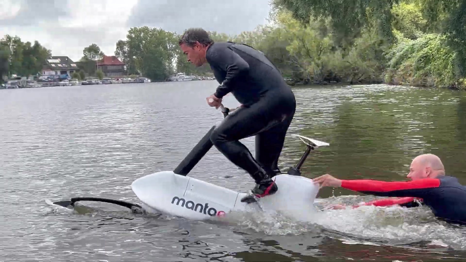 Boote TV - HYDROBIKE MANTA 5