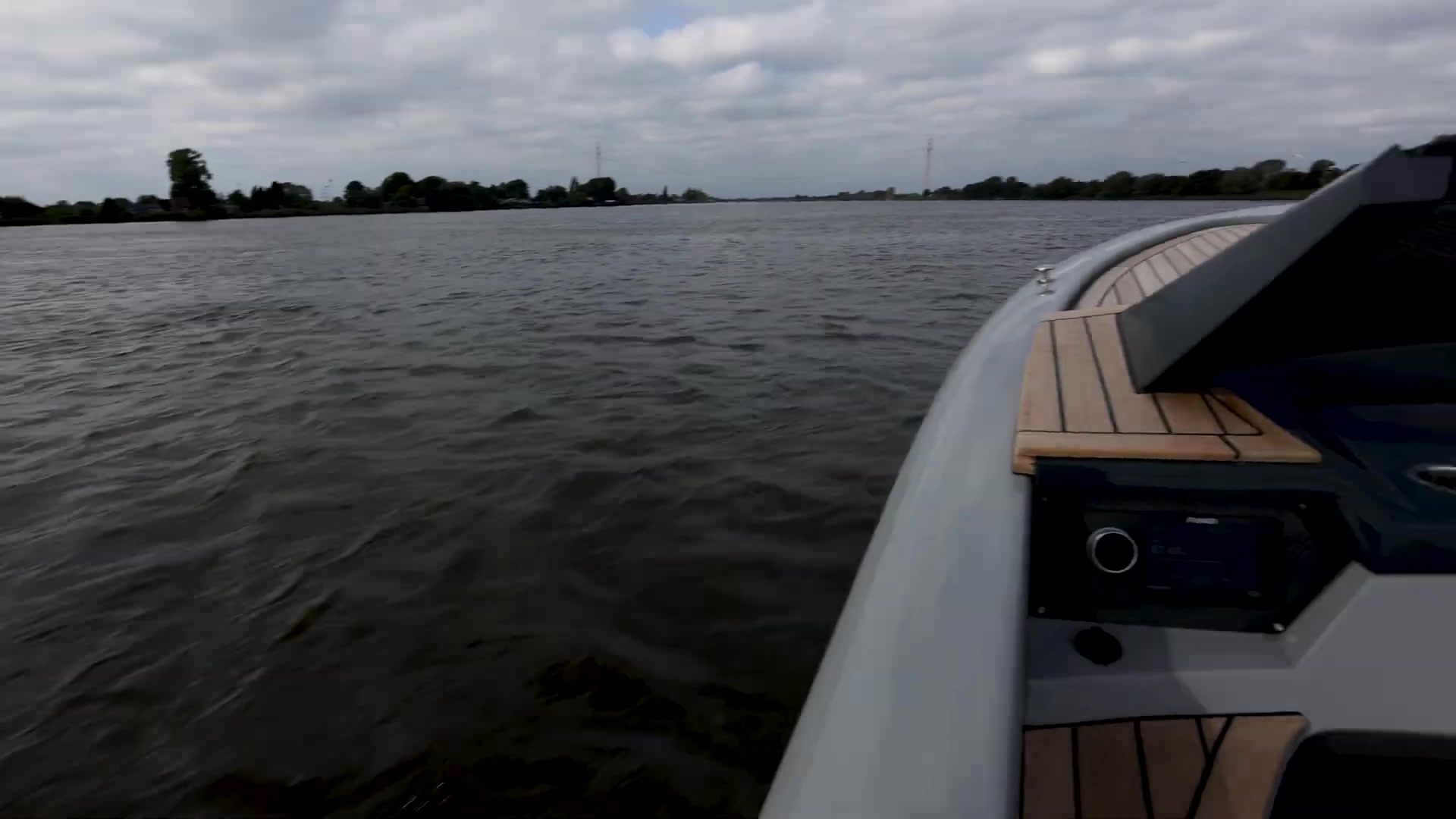 RAND SPIRIT 25 – Moderner Spirit mit skandinavischem Design