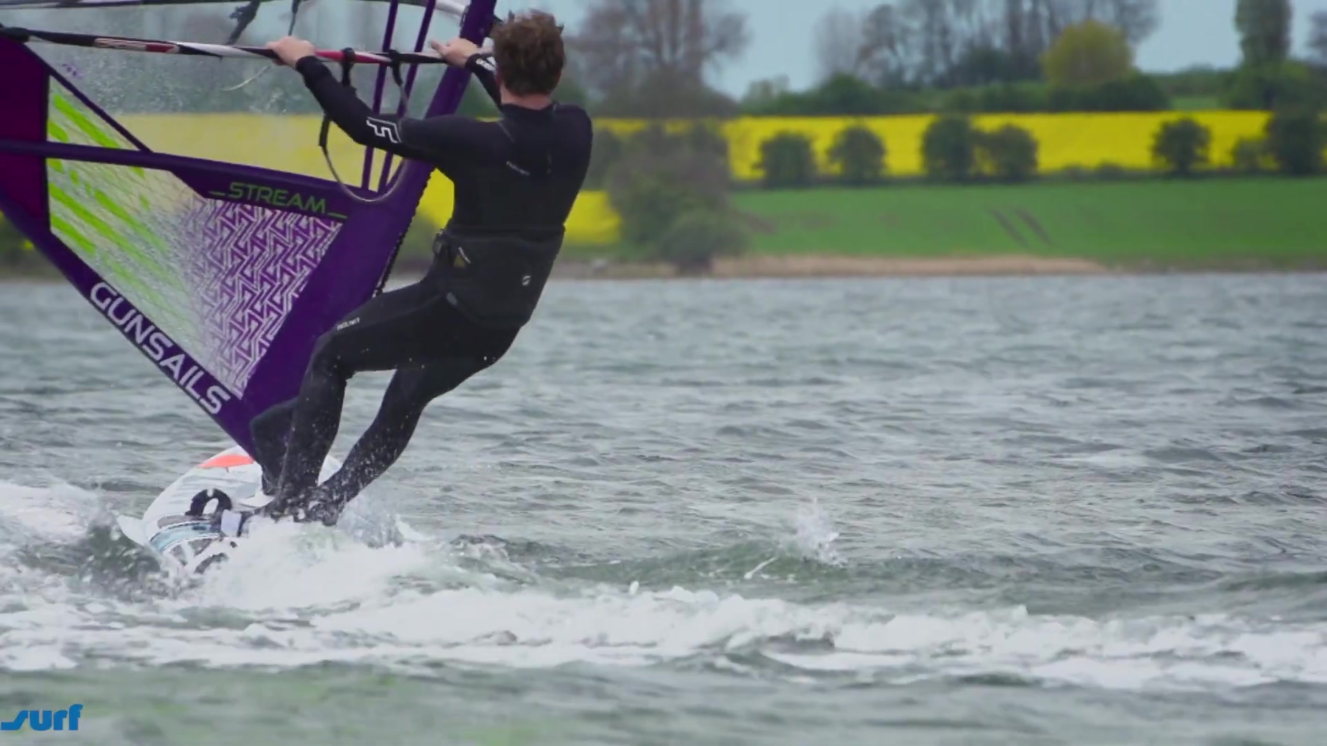 Windsurfen lernen: So gelingt die Powerhalse 