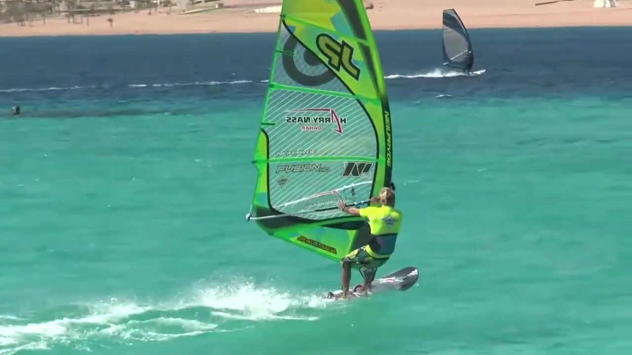 Windsurf-Manöver - Duck Jibe v1