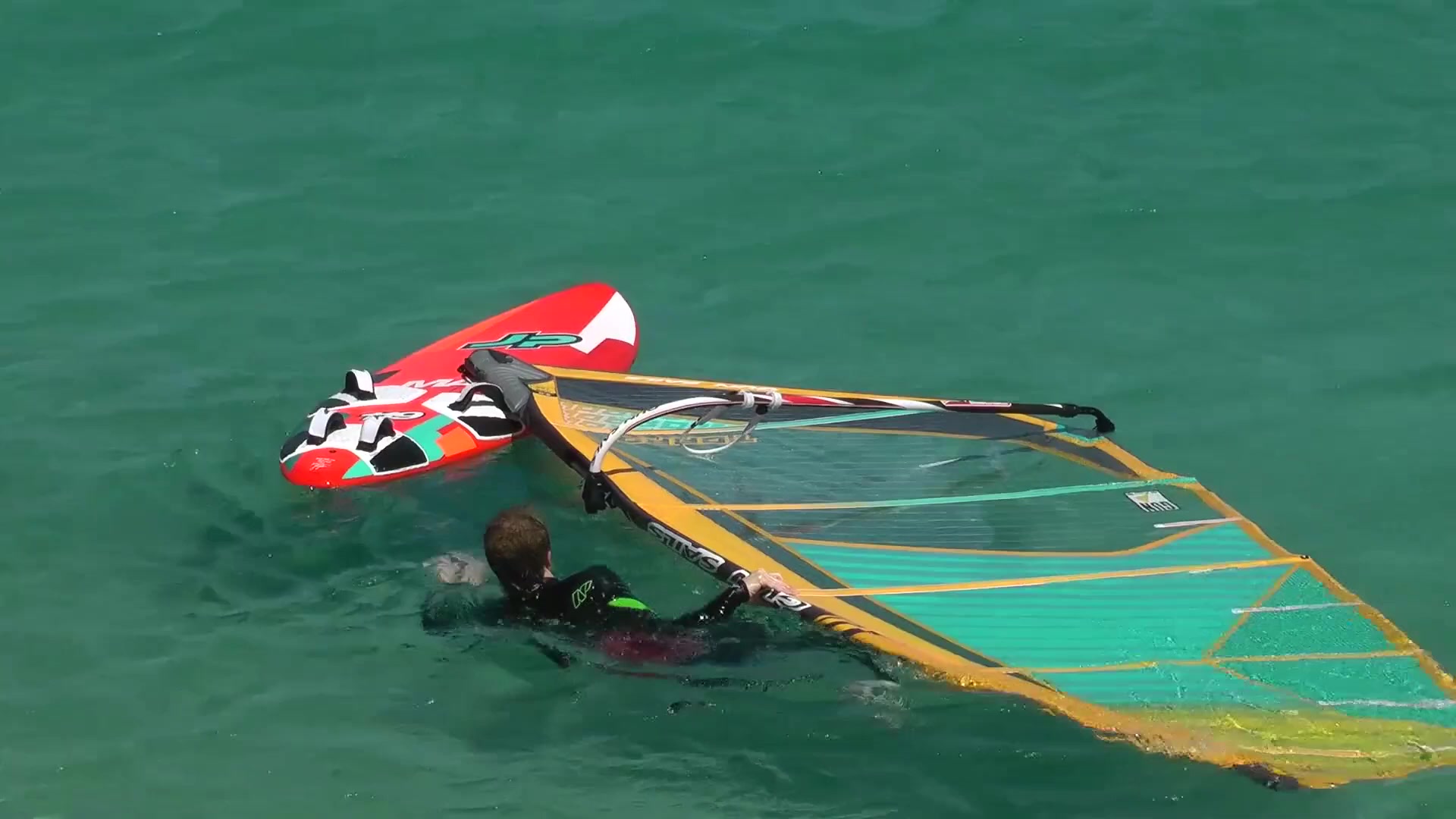 Windsurf-Tutorial: Wasserstart - die besten Tipps für den schnellen Aufstieg