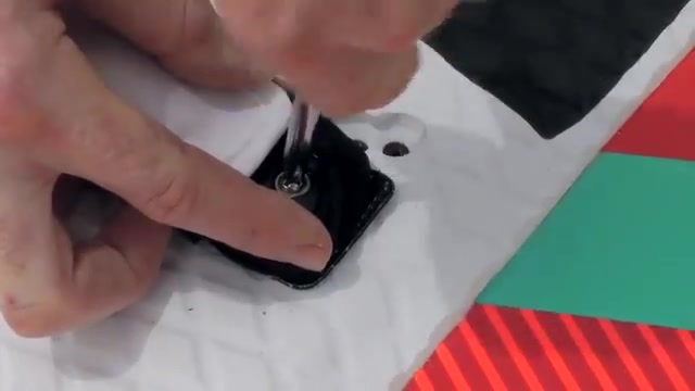 Windsurf-Tutorial: Fußschlaufen einstellen
