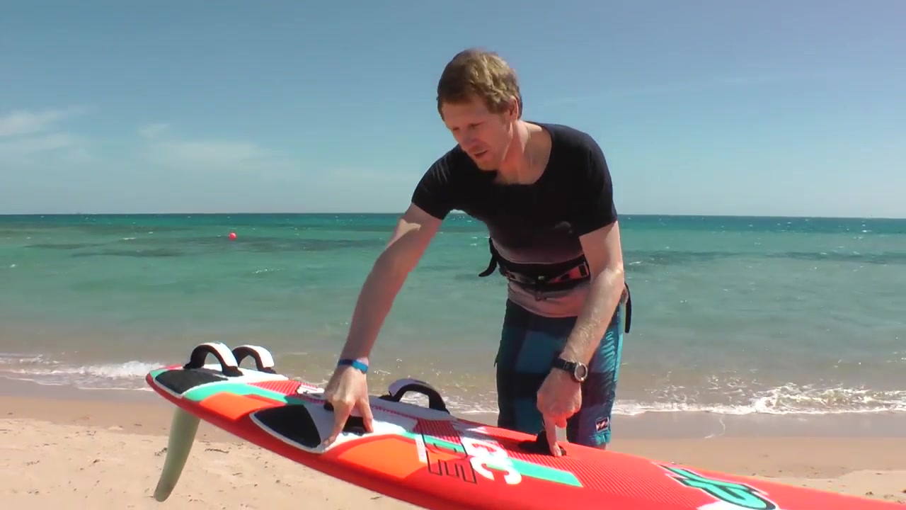 Windsurf-Tutorial: Material tragen